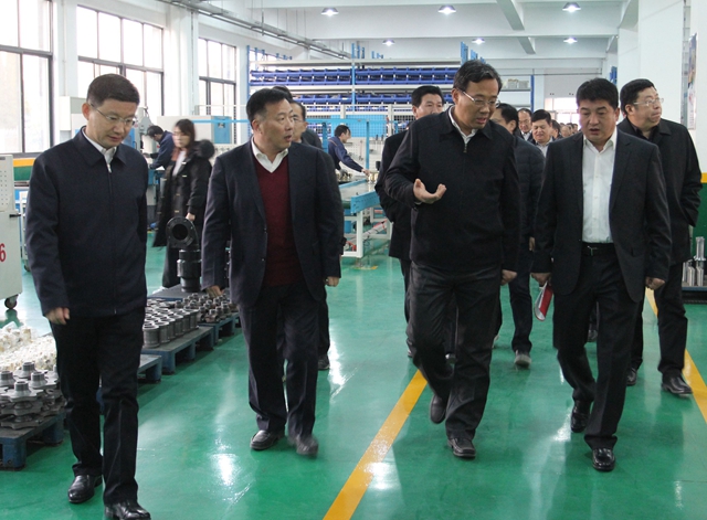 焦點關注:滕州市委書記邵士官，市委副書記、市長劉文強帶領全市主要領導來我公司視察